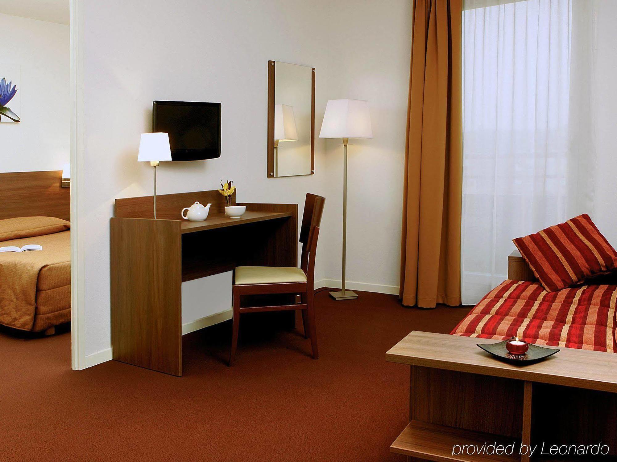 Aparthotel Adagio Access Carrieres Sous Poissy Quarto foto